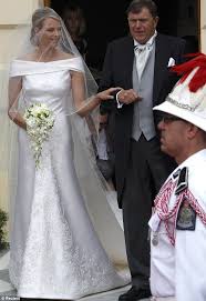 Prince albert ii of monaco and charlene wittstock. Monaco Royal Wedding Charlene And Prince Albert Exchange Vows In Religious Ceremony Daily Mail Online