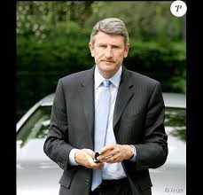 Plaidoyer de philippe de villiers sur ce qu'il nomme le mensonge européen, au cours duquel il démontre. Philippe De Villiers Sort De Son Silence Je Suis Brise A Vie Purepeople
