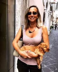 Benedetta rossi, reduce da un periodo lontano dai social, ha condiviso una foto che non ha potuto mostrare fino ad ora. Benedetta Rossi Rossi Bene Twitter