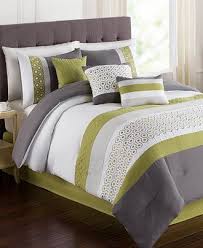 ¿recuerdas esa ley de moda que te indicaba que los calcetines blancos solo van con ropa deportiva? Grove 7 Piece Queen Embroidered Comforter Set Bed In A Bag Bed Bath Macy S Camas Hermosas Camas Juego De Cama