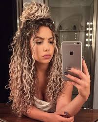 Hairstyles And Hair Color Proposals For Curly Girls Hairstyles Haircolor Curlyhair Curlyhairstyles Curlyg Hair Styles Curly Hair Styles Wig Hairstyles