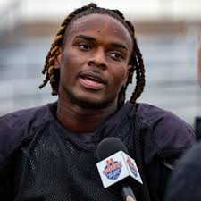 📸: On Wednesday afternoon, the Summer Creek football team and Coach Kenny  Harrison were awarded the H-Town High School Sports Team of the Week  presented by Stellar Bank Their segment will air