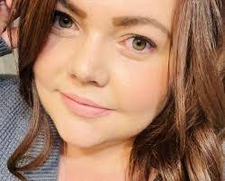 Kara Fuller's Instagram, Twitter & Facebook