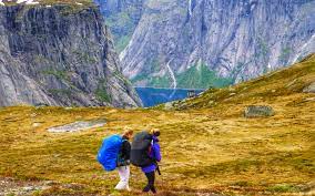 Daypacks für tagestouren und kleine wanderungen typische tagesrucksäcke bieten zwischen 20 und 30 liter stauraum. Trolltunga Fur Anfanger Tipps Fur Deine Wanderung Zur Trolltunga Fjordwelten
