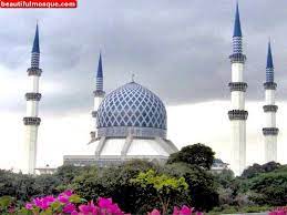 Sultan salahuddin abdul aziz shah mosque kuala lumpur via holidaysinmalaysia.org. World Beautiful Mosques Pictures