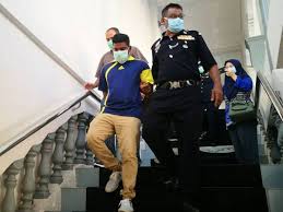 Mahkamah majistret terdiri daripada mahkamah majistret kelas i dan mahkamah majistret kelas ii. Pemandu Van Kilang Didakwa Hina Polis
