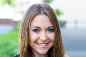 Reva Henderson's Instagram, Twitter & Facebook