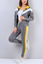 Moda Panosundaki Pin