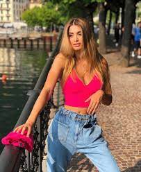 Non solo per aver messo in salvo il telo, ma anche per averlo venduto ai duchi di savoia. Hai Rubato Il Mio Look Paola Di Benedetto Ed Emma Muscat Vestite Uguali Archivio Biccy It