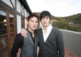 Seeing Double The 9 Twins Of K Pop Celebrity Siblings Celebrity Twins National Sibling Day