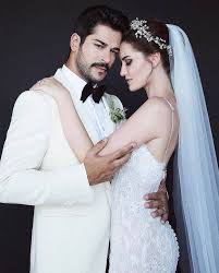 Kubra Dikce Adli Kullanicinin Burak Ozcivit Ve Fahriye Evcen Panosundaki Pin Dugun Fotograflari Gelinler Dugun Fotografi Pozlari