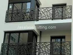 Keberadaan pagar pada sebuah rumah merupakan hal yang tidak bisa dilupakan begitu saja. Jual Railing Balkon Terbaru Kecamatan Benda Jasa Laser Cutting