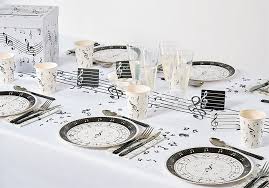 Nous sommes tous conscients qu'il est difficile de choisir ses prestataires de mariage, d'autant plus le dj animateur. Assiette Carton Ronde Musique Pas Cher Theme Musique Mariage