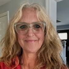 Heidi Cherry's Instagram, Twitter & Facebook