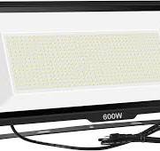 Luz de inundación LED de 600 W, impermeable IP66 con enchufe, luz blanca de  día de 6000 K, reflector súper brillante de 60000 lm para patio, jardín, ...