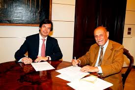 All'inizio del 900 vennero aperte alcune filiali in romagna, in particolare a forlì, le quali vennero successivamente rilevata dalla cassa di risparmio di forlì. Accordo Tra Ceo Intesa Sanpaolo E Presidente Ente Cassa Di Risparmio Di Firenze Fondazione Cr Firenze
