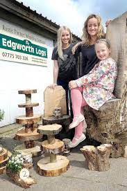Emmerdale's sammy winward has a lookalike daughter who wants to be a soap star. Emmerdale Star Sammy Winward S Family Sets Up Rustic Wedding Business The Bolton News