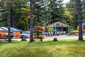 Maybe you would like to learn more about one of these? Urwald Abenteuer Im Freien Eagle River Wi Redaktionelles Foto Bild Von Reise Provides 151040646