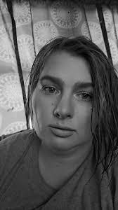 Shannon Dodge's Instagram, Twitter & Facebook