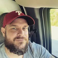 Ray Newlin's Instagram, Twitter & Facebook