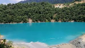 Tebing sahaja dah cukup tinggi. Tasik Bekas Lombong Jadi Tasik Biru Memang Cantik Sangat Kitareporters Semua Boleh Jadi Reporter