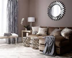 La Couleur Taupe Inspire La Deco De Toute La Maison Deco Salon Canape Marron Deco Salon Decoration Salon Marron