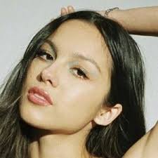 Her birthday, what she did before fame, her family life, fun trivia facts, popularity rankings, and more. Olivia Rodrigo Tv Actress Alter Geburtstag Bio Fakten Familie Vermogen Grosse Mehr Allfamous Org