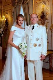Wedding Of Prince Albert Of Monaco And Charlene Wittstock Koninklijke Huwelijken Bruids Trouwjurken Trouwjurk