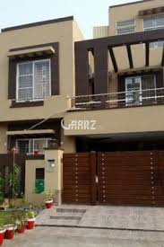 This size home rivals some of the more traditional tiny homes of 300 to 400 square feet with a slightly more functional and livable space. 600 Square Yard House In Pakistan 600 Square Yard House