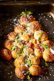 They're filled with spinach dip and topped with garlic butter. Christmas Tree Pull Apart Appetizer Best Christmas Appetizer Recipe Recipe Magik
