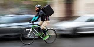 Fahrradkurier Gewerkschaft In Berlin Am Ende Der Nahrungskette Taz De