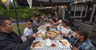 Een van de gerechten die tijdens de ramadan vaak op tafel komt is harira. Suikerfeest Een Huis Vol Eten En Familie In Eindhoven Eindhoven Ed Nl