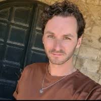 800+ "Pullés" profiles