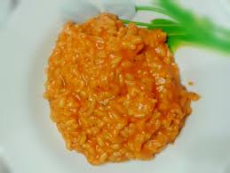 Il risotto alla pizzaiola è un primo piatto veloce e gustoso che piacerà tanto anche ai bambini: Risotto Alla Pizzaiola
