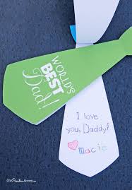 This is a bright and easy card that even two year olds can help with! Surprise Dad With A Cute Necktie Father S Day Card Onecreativemommy Com