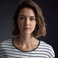 However, in this article, the hairstyles which befit a round face will be discussed and with these fantastic examples of lovely short hairstyles, you will surely get some novel ideas on which hairstyle would suit a round face. Short Haircuts For Oval Faces For Women All Things Hair Us