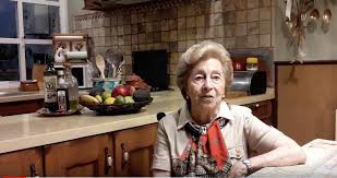 Esta receta de tarta de la abuela es ideal para una fiesta infantil, pues la combinación de galletas, crema pastelera y chocolate entusiasma a todos los niños. Refugio La Abuela Que Ensena Sus Recetas Sanas Para Llegar A Fin De Mes