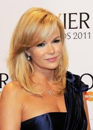 Amanda holden showed off her natural curly hair in the blink of an eye as she enjoyed a vacation date with husband chris hughes on monday. Pin On Hair