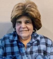 Laura Hankins's Instagram, Twitter & Facebook