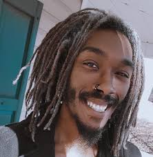 Darius Slater's Instagram, Twitter & Facebook