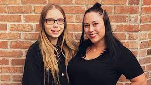 She was born in the united states and holds the american nationality. Der Wahre Grund Warum Sie Nie Von Eminems Anderen Beiden Tochtern Horen News24viral