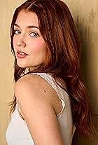 Erin Moore's Instagram, Twitter & Facebook