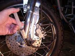 Bleeding Motorcycle Brakes Reverse Bleed How To Youtube