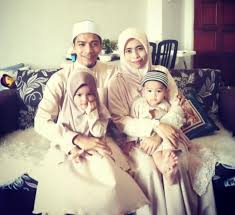Advertisement tidak dinafikan, apa yang berlaku memberikan tanggapan negatif terhadap pendakwah yang. Cinta Kembali Bertaut Da I Farhan Kembali Dengan Bekas Isteri Fatin Pada 1 Syawal Hiburan Mstar