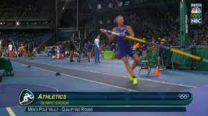 Army reserve, knew what he had to do. U S Soldier Stops Pole Vault Attempt Because The National Anthem Started Playing Sbnation Com