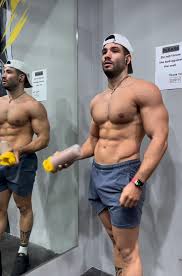 Arab Fitness Gods on X: Italian Bulge… Dubai-based Italian PT Marco…  Perfect Vlines to lick t.coF7XHR84sM5  X