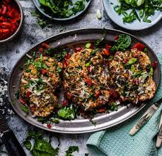Damit sind die nährwerte von blumenkohl vergleichbar mit den nährwerten von brokkoli, grünkohl und kohlrabi. Low Carb Blumenkohl Steaks Mit Knuspriger Jalapeno Kasekruste Ein Leckeres Rezept Mit 300 Kcal Gourmetguerilla S Foxy Food