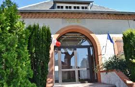 Pour la tranquilité des campeurs, des places spéciales sont prévues pour les groupes et les jeunes. Saint Pierre De Trivisy Wikipedia