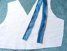 Sew aldo, it's sew time : 6 Ways To Sew A V Neck In A Dress Top Sew Guide