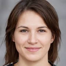 Amanda Riel's Instagram, Twitter & Facebook